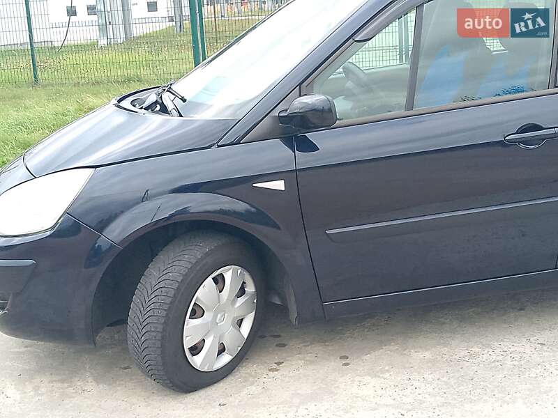 Минивэн Renault Megane Scenic 2008 в Коростене
