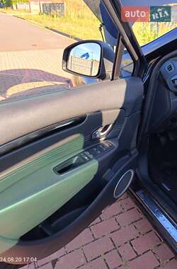 Минивэн Renault Megane Scenic 2011 в 