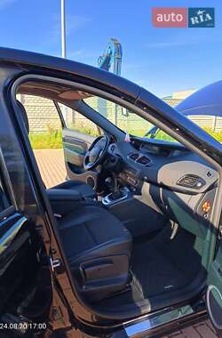 Минивэн Renault Megane Scenic 2011 в 