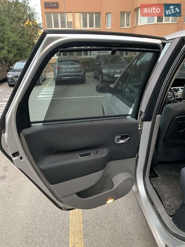 Минивэн Renault Megane Scenic 2005 в Киеве