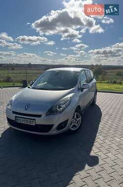 Минивэн Renault Megane Scenic 2010 в Шумске