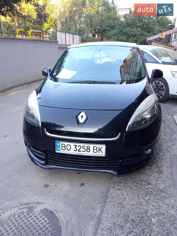 Renault Megane Scenic 2012