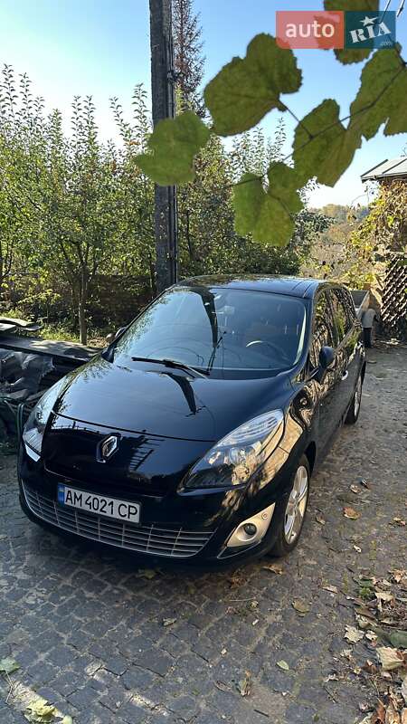 Renault Megane Scenic 2012