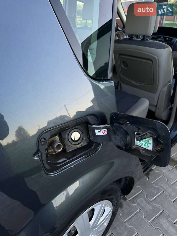 Минивэн Renault Megane Scenic 2006 в Черновцах
