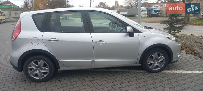 Мінівен Renault Megane Scenic 2011 в Чернівцях