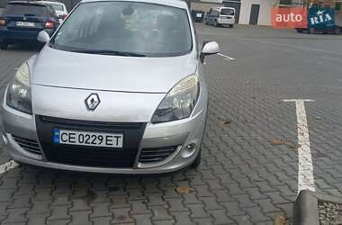 Минивэн Renault Megane Scenic 2011 в 