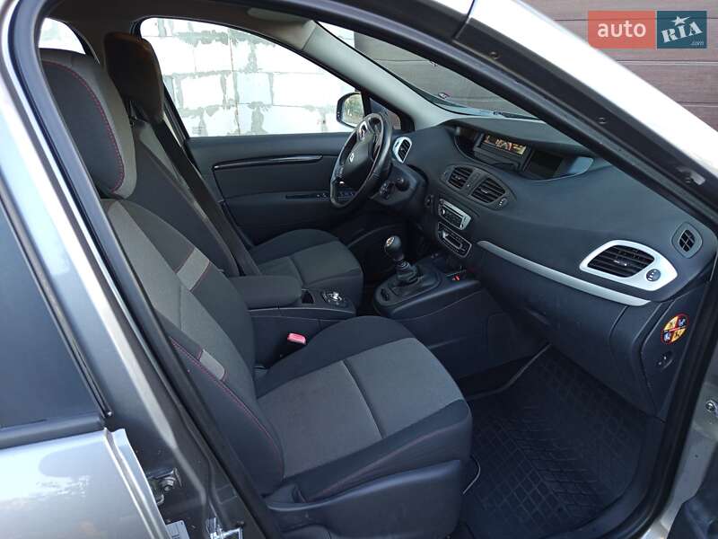Минивэн Renault Megane Scenic 2014 в Теофиполе