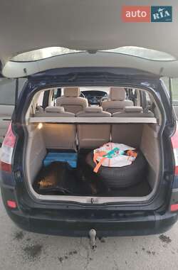 Минивэн Renault Megane Scenic 2005 в 
