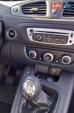Мінівен Renault Megane Scenic 2016 в 