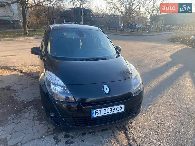Renault Megane Scenic 2011