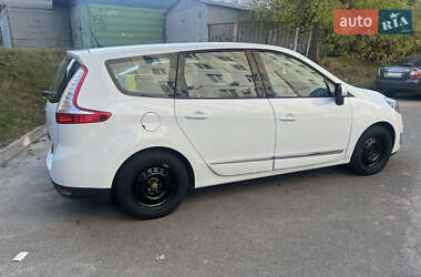 Renault Megane Scenic 2012
