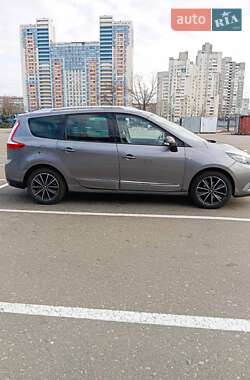 Минивэн Renault Megane Scenic 2013 в 