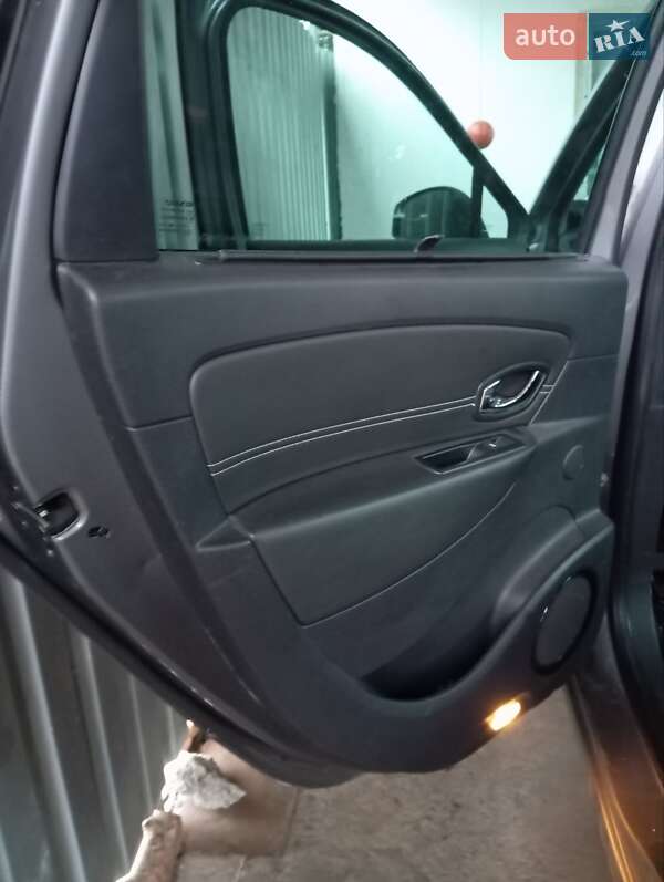 Минивэн Renault Megane Scenic 2013 в Вышгороде