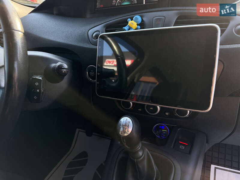 Минивэн Renault Megane Scenic 2013 в Ивано-Франковске фото 67 Минивэн Renault Megane Scenic 2013 в Ивано-Франковске