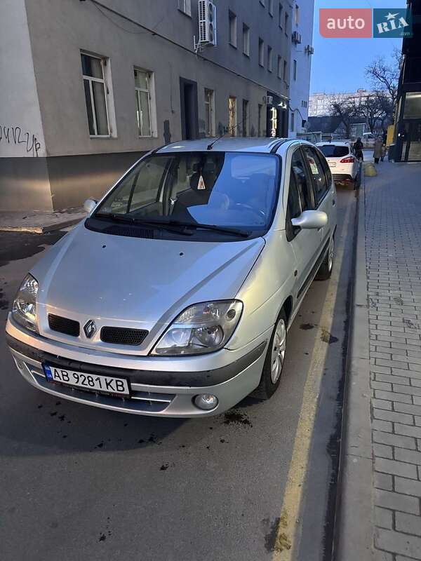 Минивэн Renault Megane Scenic 2000 в 