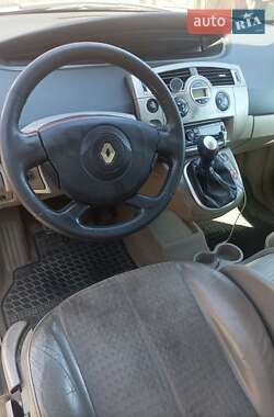 Минивэн Renault Megane Scenic 2004 в 