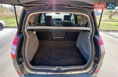 Минивэн Renault Megane Scenic 2004 в 