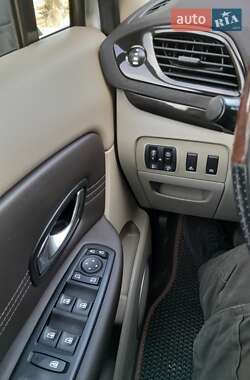 Минивэн Renault Megane Scenic 2012 в 