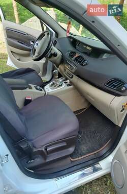 Минивэн Renault Megane Scenic 2012 в 