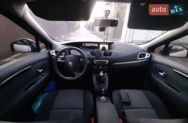 Минивэн Renault Megane Scenic 2013 в 