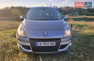 Мінівен Renault Megane Scenic 2011 в 