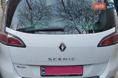 Минивэн Renault Megane Scenic 2012 в 