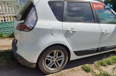 Минивэн Renault Megane Scenic 2012 в 