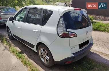 Минивэн Renault Megane Scenic 2012 в 