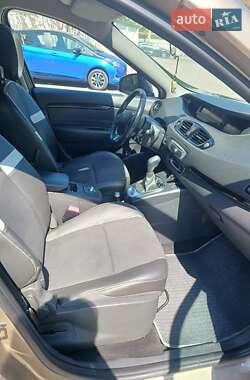 Минивэн Renault Megane Scenic 2014 в 