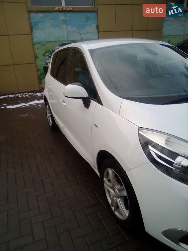 Минивэн Renault Megane Scenic 2015 в Запорожье
