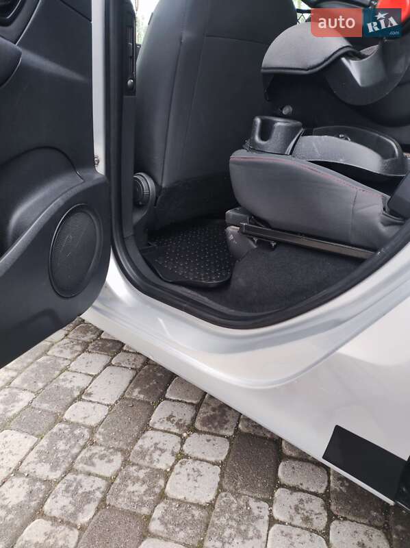 Минивэн Renault Megane Scenic 2014 в Надворной