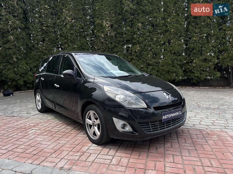 Минивэн Renault Megane Scenic 2009 в 