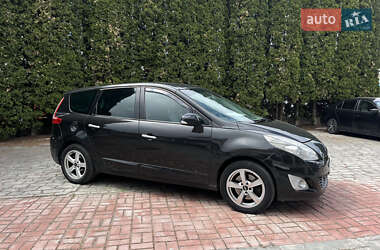 Минивэн Renault Megane Scenic 2009 в 