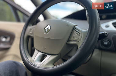 Минивэн Renault Megane Scenic 2009 в 