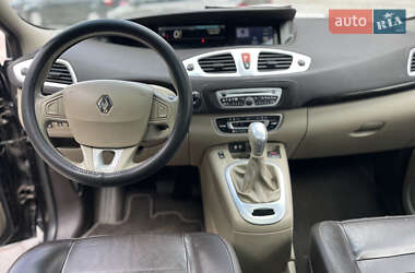Минивэн Renault Megane Scenic 2009 в 