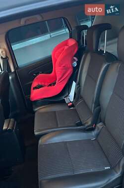 Мінівен Renault Megane Scenic 2014 в 