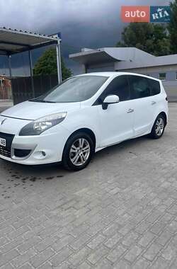 Минивэн Renault Megane Scenic 2010 в 