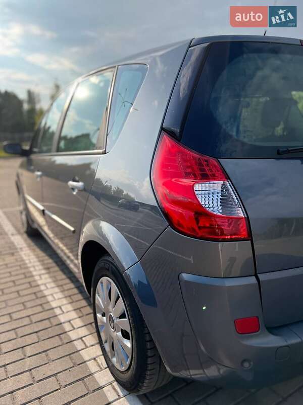 Минивэн Renault Megane Scenic 2006 в Дубно