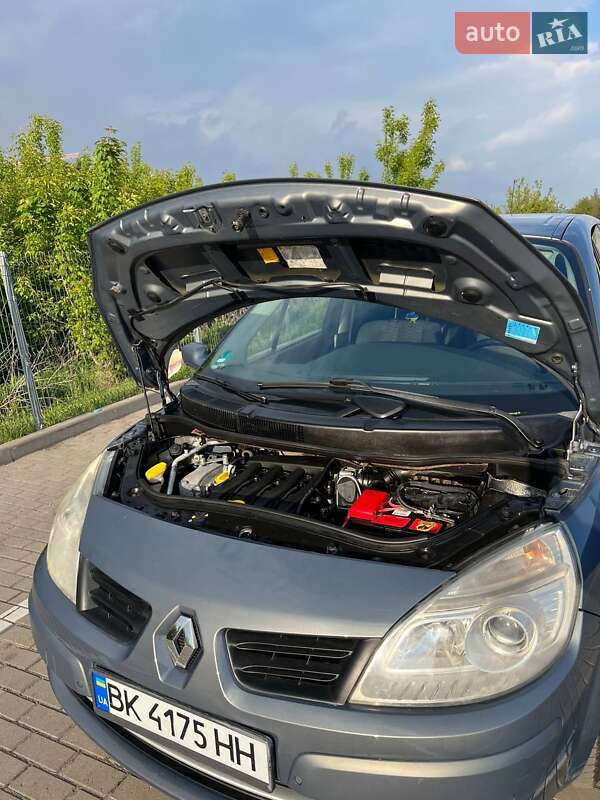 Минивэн Renault Megane Scenic 2006 в Дубно