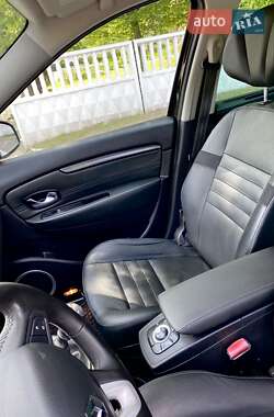 Минивэн Renault Megane Scenic 2010 в 