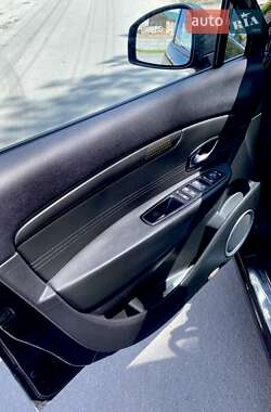 Минивэн Renault Megane Scenic 2010 в 
