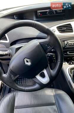 Минивэн Renault Megane Scenic 2010 в 
