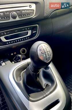 Минивэн Renault Megane Scenic 2010 в 