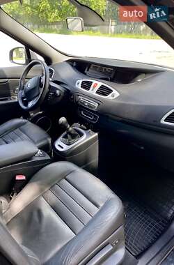 Минивэн Renault Megane Scenic 2010 в 