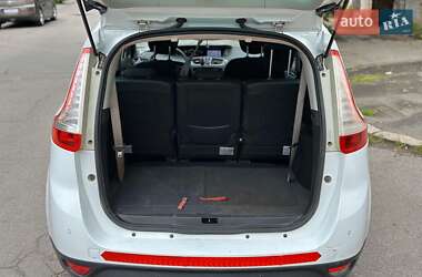 Мінівен Renault Megane Scenic 2012 в 