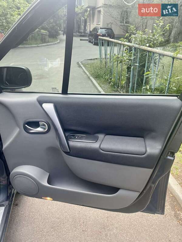 Минивэн Renault Megane Scenic 2007 в Киеве