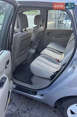 Минивэн Renault Megane Scenic 2005 в 
