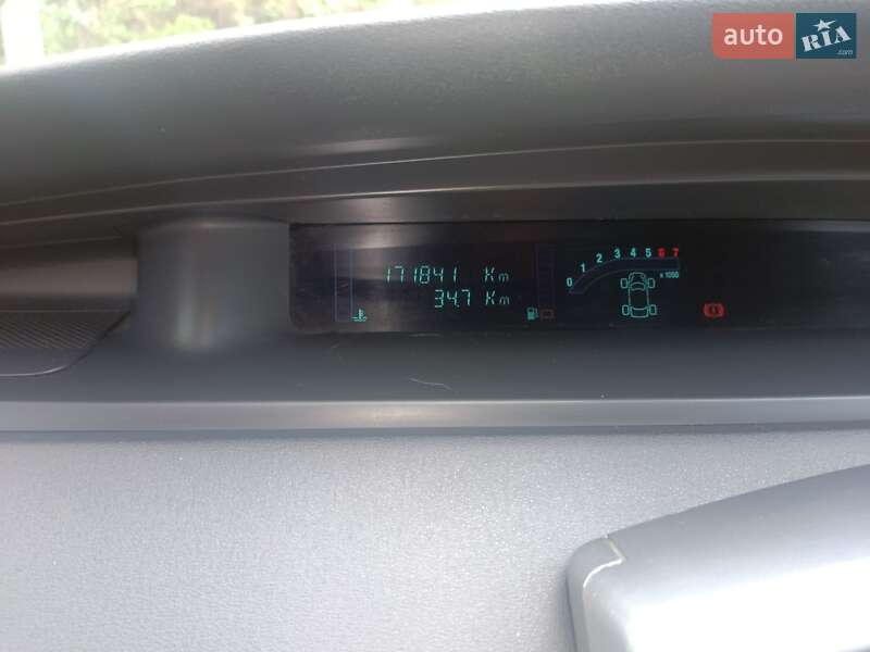 Мінівен Renault Megane Scenic 2003 в Кам'янському