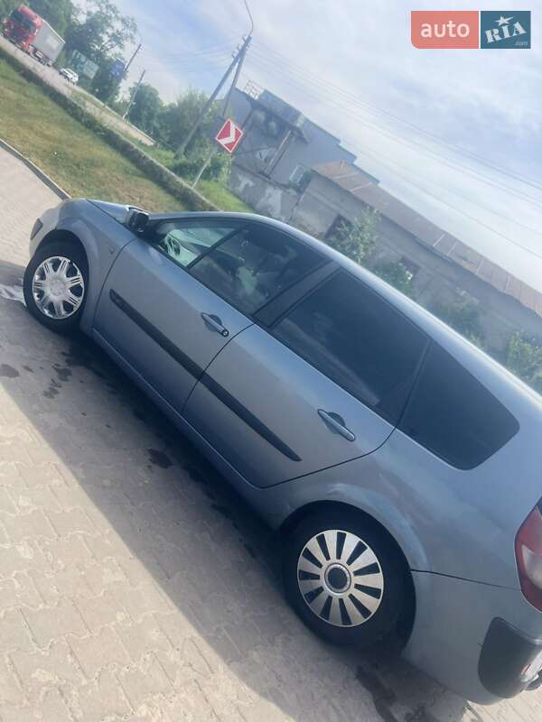 Минивэн Renault Megane Scenic 2004 в 