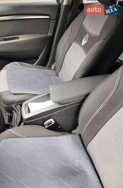 Минивэн Renault Megane Scenic 2010 в 